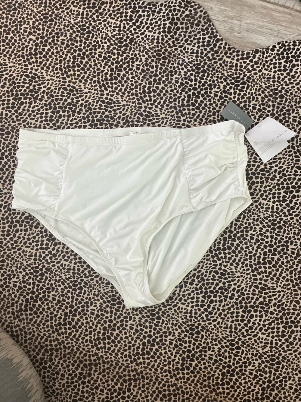 La Blanca Island Goddess Side Shirred High Waist Swim Bottom White Size 22W NWT